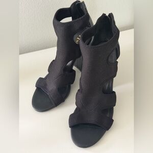 Nicole Miller Black Stretch Heeled Bootie Cutout for Peep Toe in 8 1/2 New